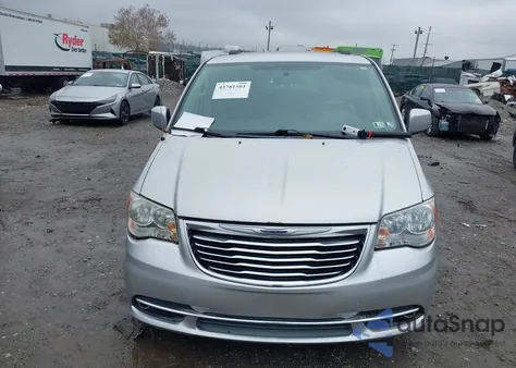 2012 Chrysler Town & Country Touring z USA, uszkodzony, nr VIN 2C4RC1BG5CR157418